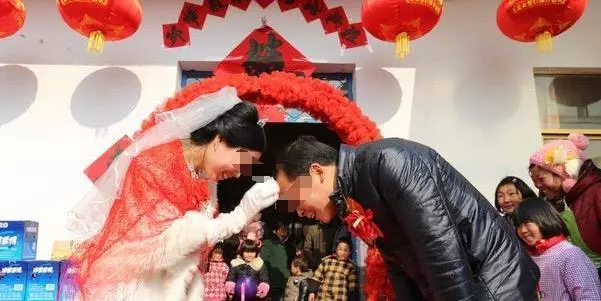 哥哥去世,嫂子懷著孕改嫁村裡光棍,孩子出生後,全村炸鍋