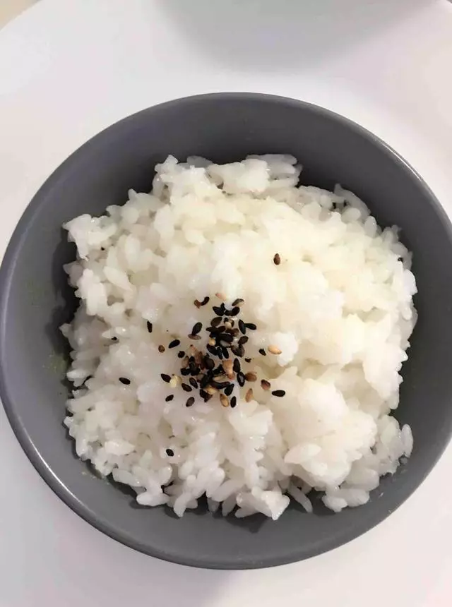 煮米飯時別傻傻只加水,多加這「2步」,煮出來的米飯飽滿柔軟