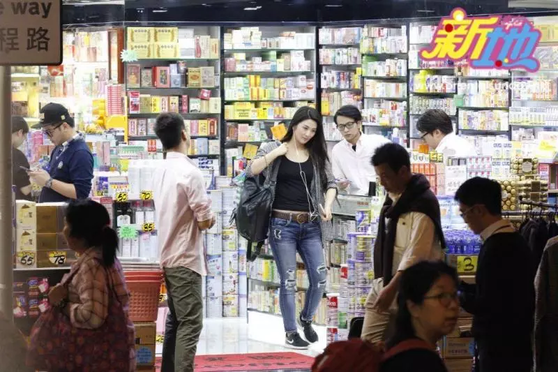 巴打:一早話咗佢係淫底!tvb女藝人搞完婚外情,食緊洋腸都再偷食!