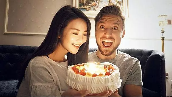 巴打:一早話咗佢係淫底!tvb女藝人搞完婚外情,食緊洋腸都再偷食!