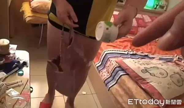 【女友沒穿內衣 · 和弟弟睡覺!】江湖大哥入獄,女友哭著送別!沒想到2個月後,女友就「沒穿衣服」和「大哥弟弟」睡在一起!