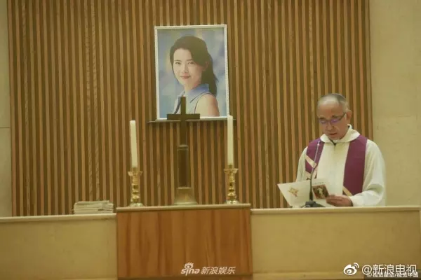 胞姐到殮房領遺體 藍潔瑛化輕煙別紅塵