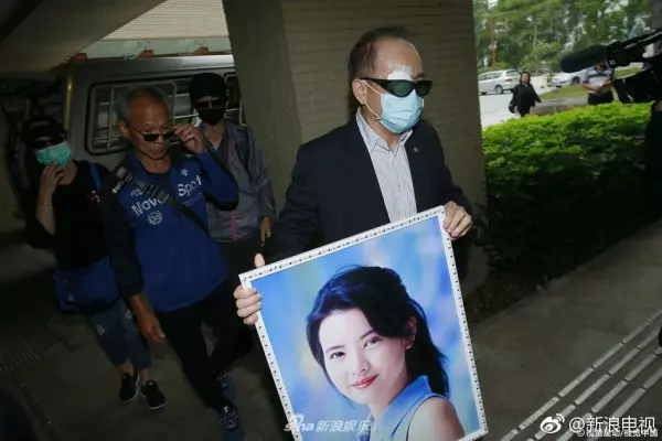 胞姐到殮房領遺體 藍潔瑛化輕煙別紅塵