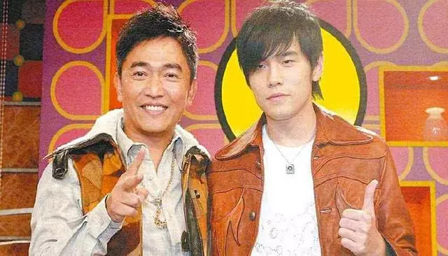 五首非常火的歌曲,原來都是周杰倫寫的,網友:真不愧是周董