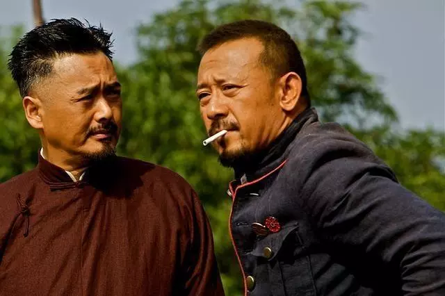 他們是親兄弟,在事業上卻有很大差別,最後一對哥哥快趕上弟弟了!