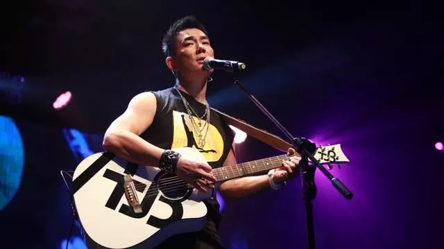 承認是中國人的三位台灣藝人:他一夜掉粉4萬,而他回答最為霸氣!