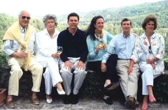 僅僅相識6天,就求婚,一生相戀73年!這對老夫妻在離去前幾天,做了一個「意想不到的決定」