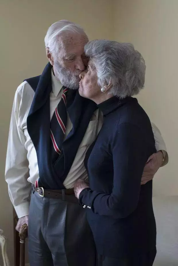 僅僅相識6天,就求婚,一生相戀73年!這對老夫妻在離去前幾天,做了一個「意想不到的決定」