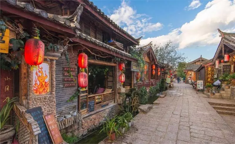 我兩個兒子都上了重點大學,買了大房子,可是我跟老伴還是住進了養老院