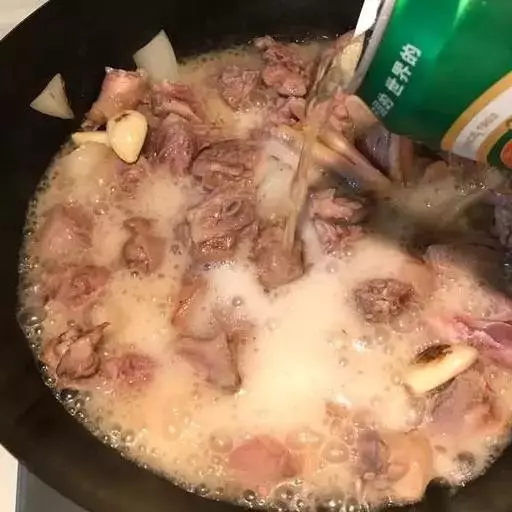 做啤酒鴨時,多加這個調料,比原來好吃多了!