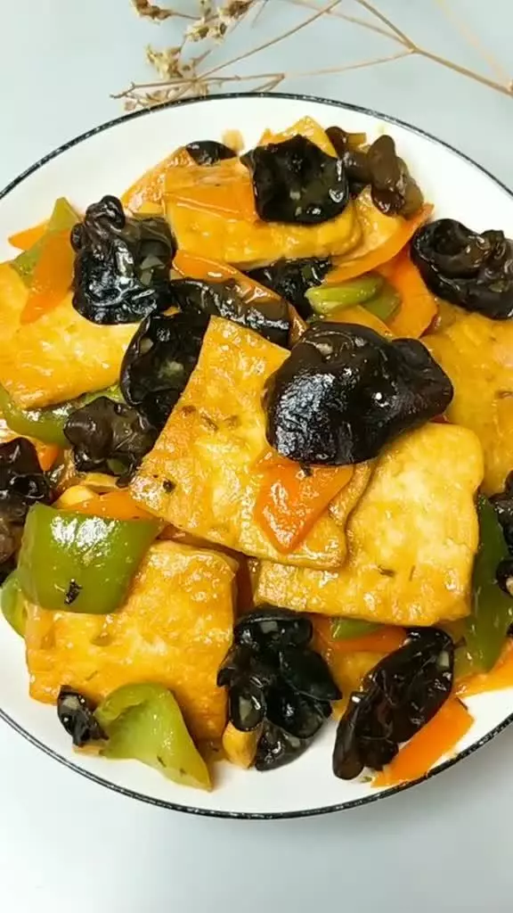 美味家常豆腐,滑溜軟嫩豆香味美,咬一口滿嘴香,缺鮮蔬它來替!