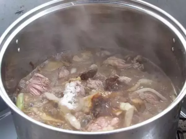 炒菜到底要不要加水？30年老廚師告訴你這裡面的秘訣，值得收藏！