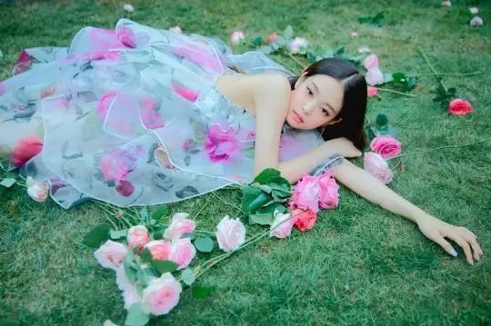 看似CL李彩琳公開挑釁Jennie,其實她針對的是公司YG!