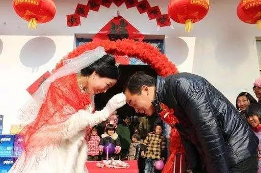 女子不能生育被婆家趕走,再婚後才知幫前夫背鍋,鬧了烏龍