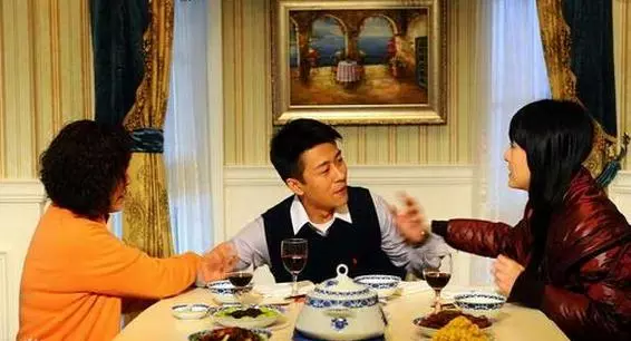 我請我媽來照顧我坐月子,聽到公婆對話後,我讓我媽趕緊走!