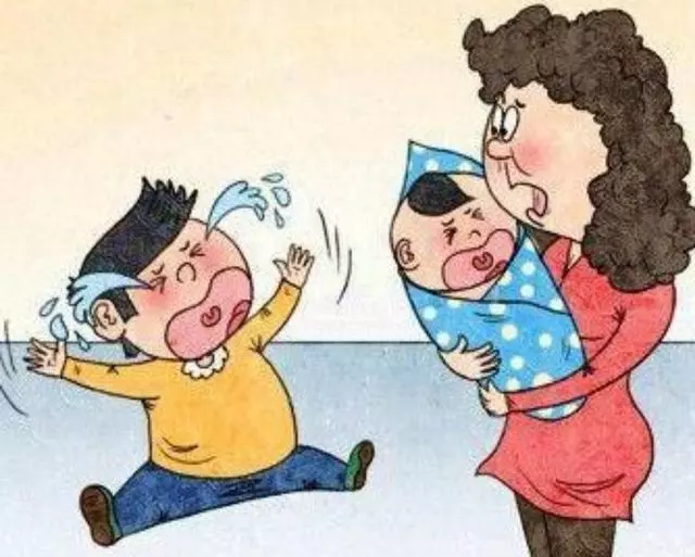 怎麼生了二胎,越來越嫌大寶討厭?網友:控制不了