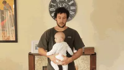 90%新生兒媽媽都不會正確抱嬰兒,跟林志穎學學吧!