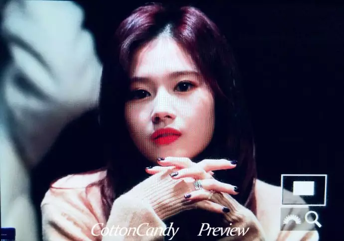 [TWICE][分享]181117 甜美值高達百分之兩百TWICE下午出席迷你6輯首場簽名會