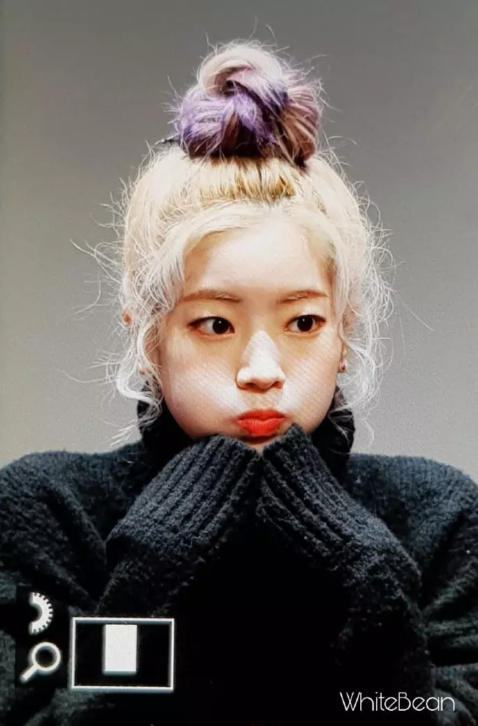 [TWICE][分享]181117 甜美值高達百分之兩百TWICE下午出席迷你6輯首場簽名會