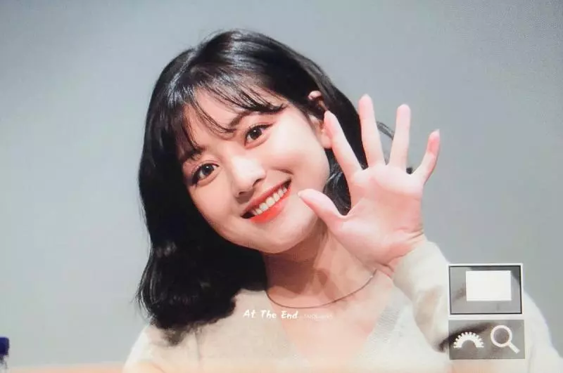 [TWICE][分享]181117 甜美值高達百分之兩百TWICE下午出席迷你6輯首場簽名會