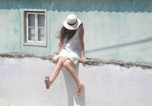 我生病住院婆婆照顧7天7夜,出院後5歲女兒說句話,我笑著提離婚