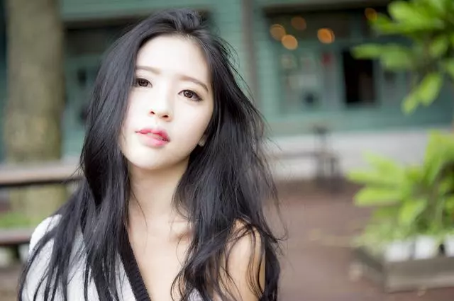 婆婆,我跟你兒子已經離婚了,您帶著你一家子趕快搬出我房子吧