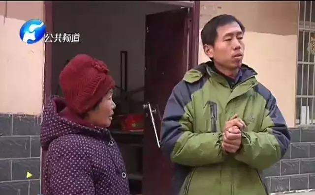 兒媳常住娘家不回,婆婆下跪道歉,兒媳結婚6年等於守6年活寡
