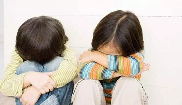 你越吼孩子越差勁,孩子越來越不把你的話當回事!教育專家:父母記住三個原則,教育效果翻倍!