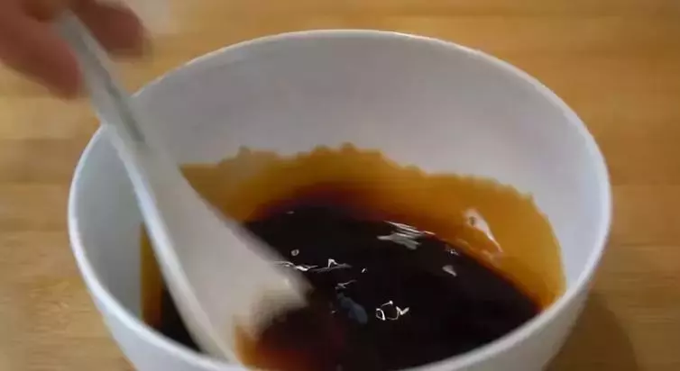 豆腐的懶人做法,不炒不燉,連鏟子都不用,幾分鐘搞定,好吃!