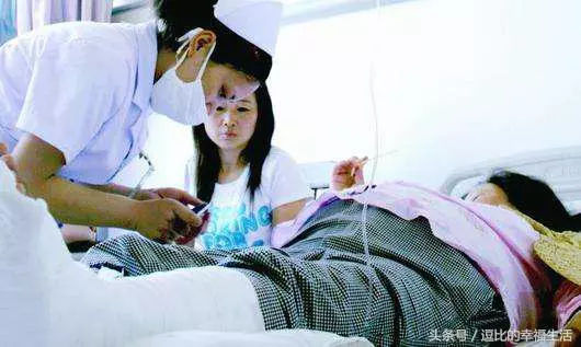 婆婆重男輕女將生了兩個女兒的兒媳趕回家,多年後,婆婆送兒媳一套房,被兒媳拒絕