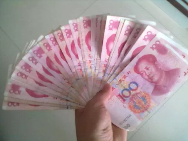 婆婆生病問兒媳婦要回彩禮錢,兒媳婦拿錢給她時看到這一場景