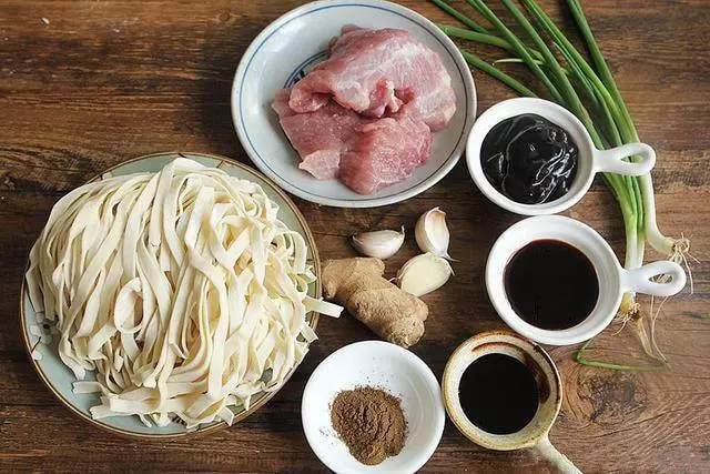 手把手教你做『家常炸醬麵』