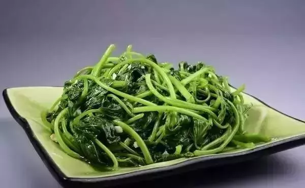 番薯葉能保護血管、清潔腸道、防貧血,改善便秘!但是不能這樣吃,趕快告訴家人~