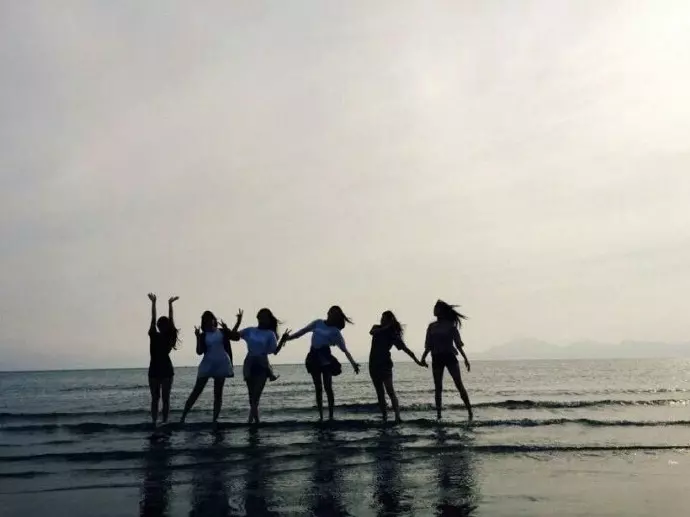 [GFRIEND][分享]181118 Dispatch聖誕派對特別策劃被邀請的女團忙內陣容公開！