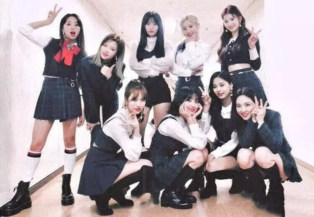 韓網熱議!每次看到「TWICE」和「EXO」同框都覺得神奇!