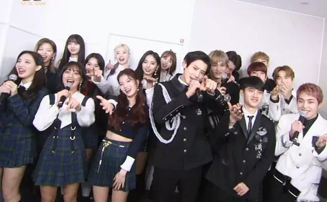 韓網熱議!每次看到「TWICE」和「EXO」同框都覺得神奇!