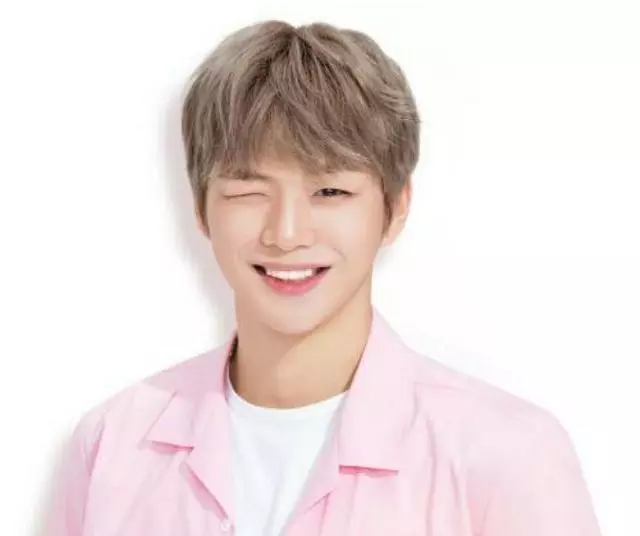 WannaOne解散倒計時!姜丹尼爾迎22歲生日!粉絲義捐500萬韓元!