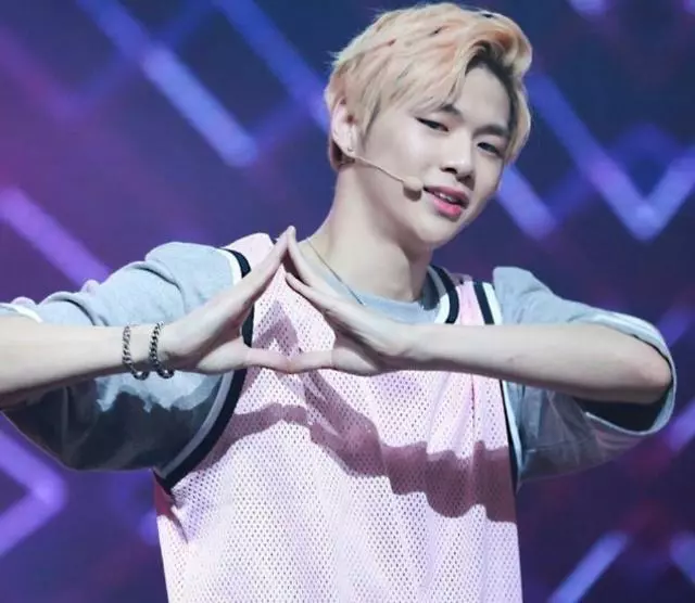 WannaOne解散倒計時!姜丹尼爾迎22歲生日!粉絲義捐500萬韓元!