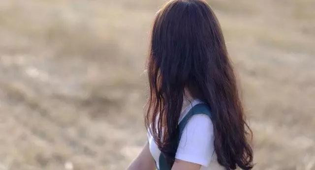 前夫結婚,我偷偷參加他的婚禮,晚上收到他的信息,我一夜未眠