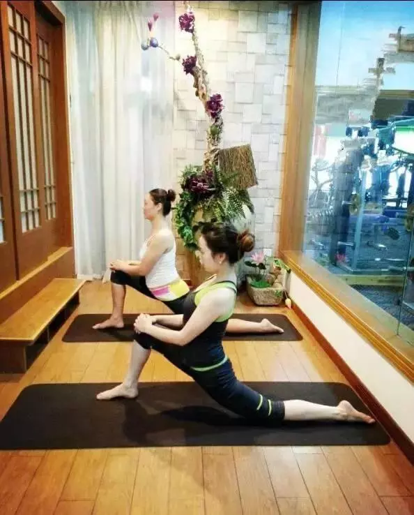 新手入門「瑜伽25式」,每天練一次,肩頸痠痛全消除!
