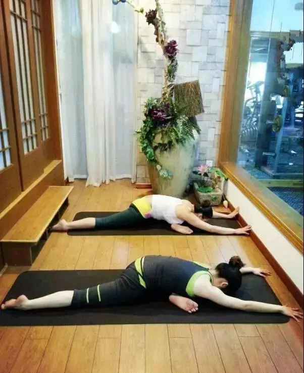 新手入門「瑜伽25式」,每天練一次,肩頸痠痛全消除!