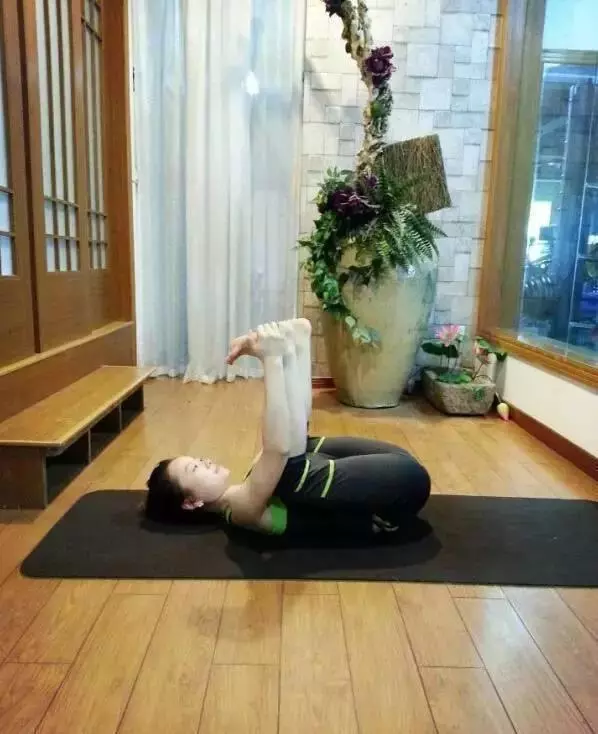 新手入門「瑜伽25式」,每天練一次,肩頸痠痛全消除!