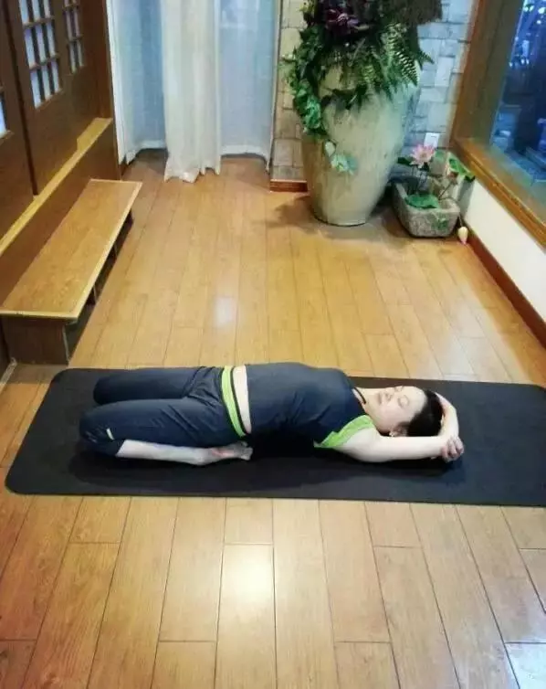 新手入門「瑜伽25式」,每天練一次,肩頸痠痛全消除!