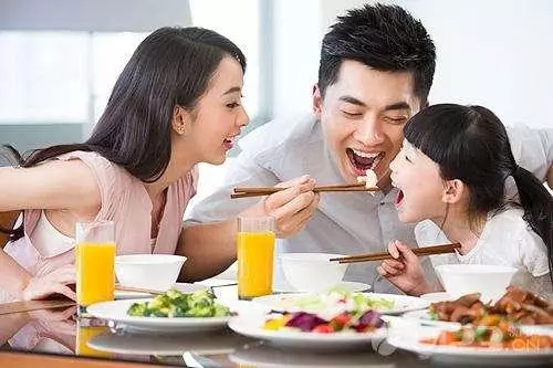 晚餐影響壽命?養生專家:長壽的人,吃晚飯時不會犯這3個錯誤