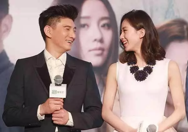 劉詩詩結婚三年終於懷上,吳奇隆緊張護妻,肚子大到藏不住!