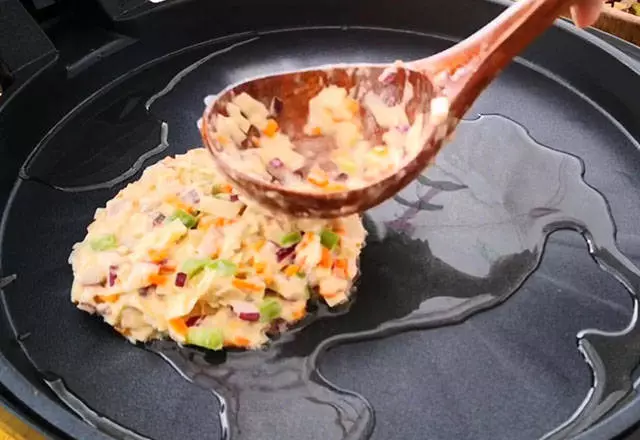 早餐餅這樣做比肉都香,簡單快速,一勺一個,10分鐘就能做好