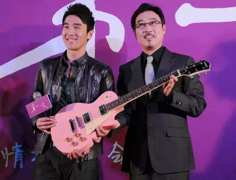 兒子比爹紅的五對明星,謝霆鋒上榜,他的兒子19歲就成影帝!