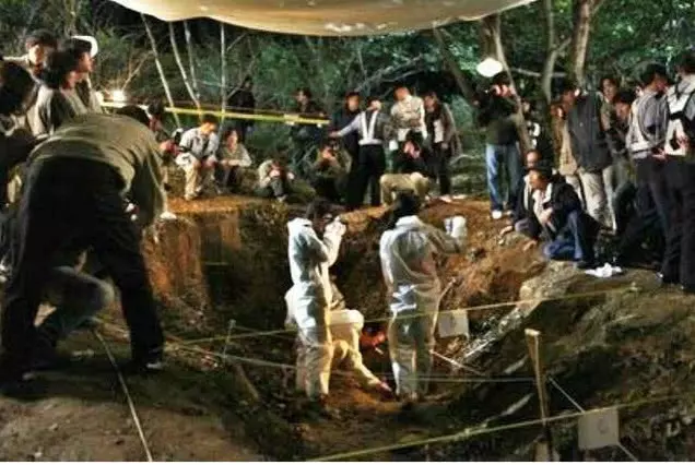 五個小孩子貪玩進入射擊場,之後再也沒有出來,十年後發現殘骸!