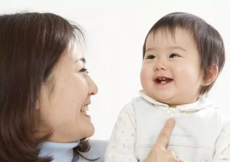 嫂子嫁過來沒給彩禮,我結婚她卻給五萬做嫁妝,哥哥一句話我哭了