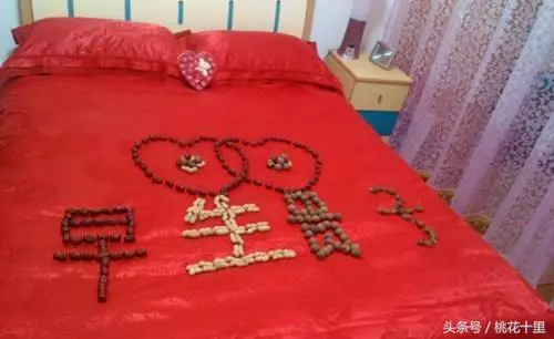 娶了個漂亮老婆,新婚夜同房時,摸到她的內衣,我氣得說不出話